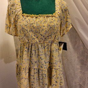 I.N. San Franciso NWT Soft Yellow & Blue Floral Smocked Peasant Top M
